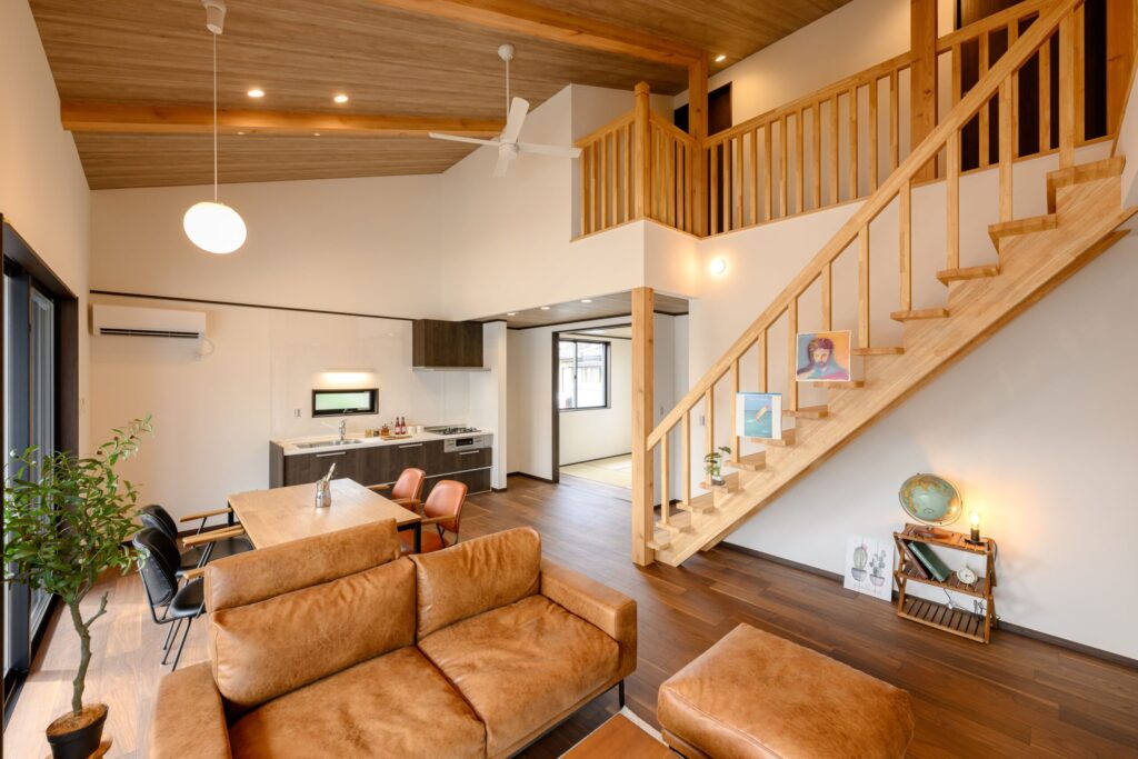 勾配天井の大空間が特徴の【モデルハウス見学受付中】